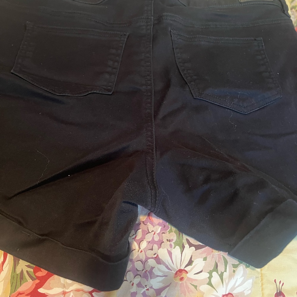Celebrity Pink women’s Black Jean Shorts Size 14 - Picture 8 of 13